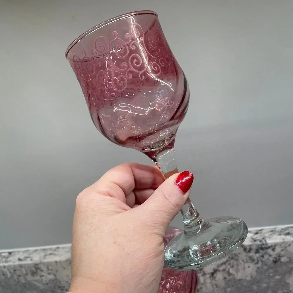 Cristalleria Fratelli Fumo Pink Glass Pair of Italian Wine Glasses Swirl Etching